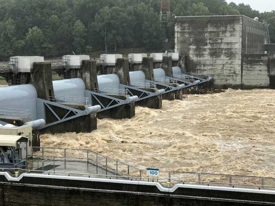 17-028 Water managers passing Harvey runoff through Cheatham and Barkley pools.bmp