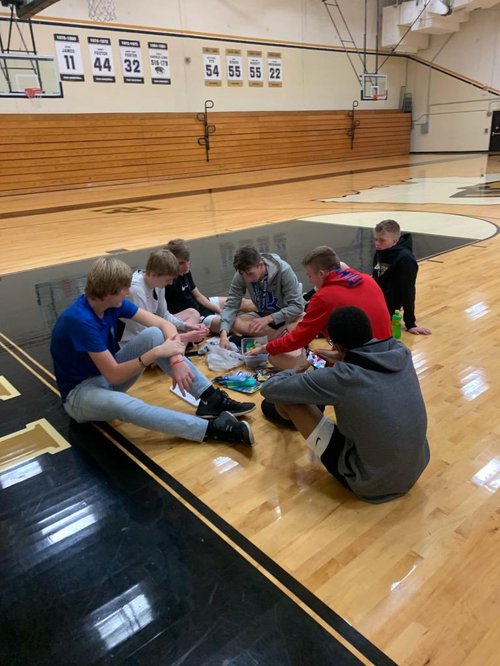 hs bball christmas 2.jpeg