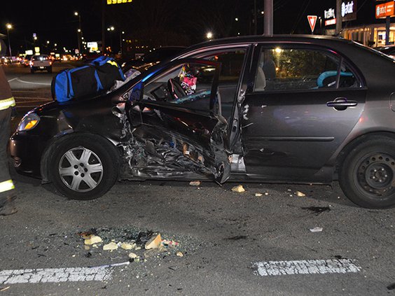 Wreck in front of Applebee's.jpg