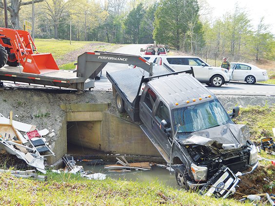 Smithville Hwy wreck1.jpg