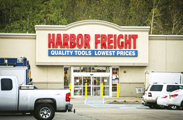 Harbor Freight outside.jpg