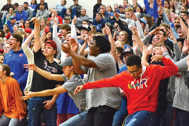 Pioneer crowd.jpg