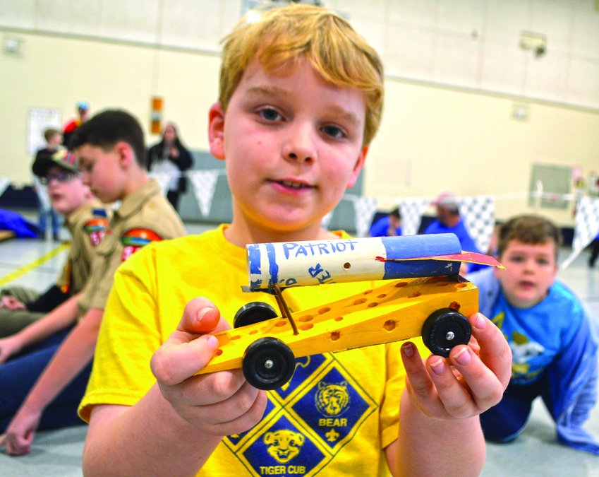 My youngest sons last Pinewood Derby cars. One legal one outlaw. :  r/cubscouts