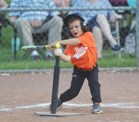 T-ball - Maddux Underhill.jpg