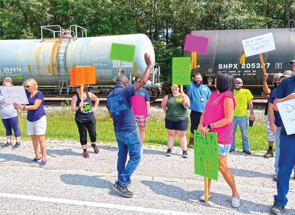 Batesville - a lot of picketing.jpg