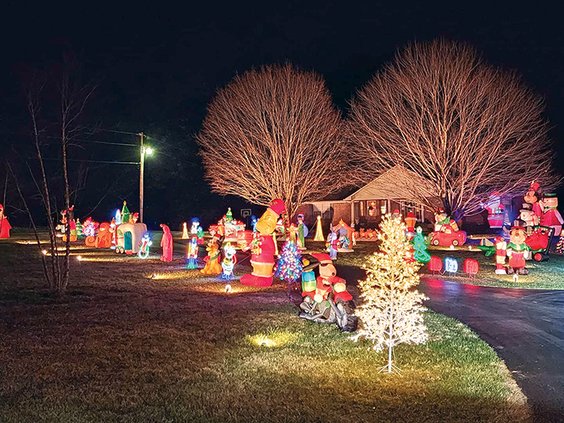 Christmas Decorations - Hailey Taylor.jpg